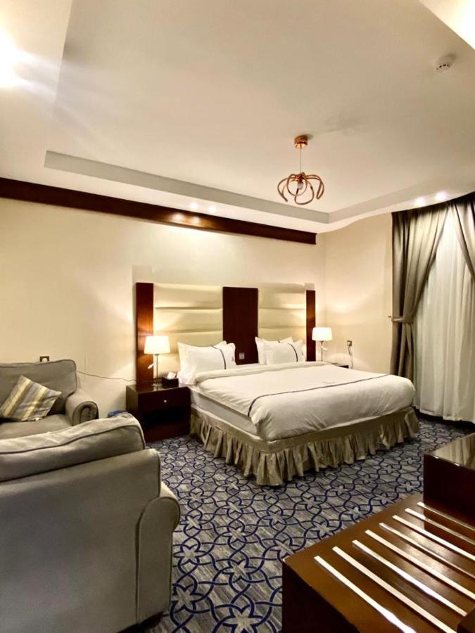 Aral Hotel Apartments Табук Экстерьер фото