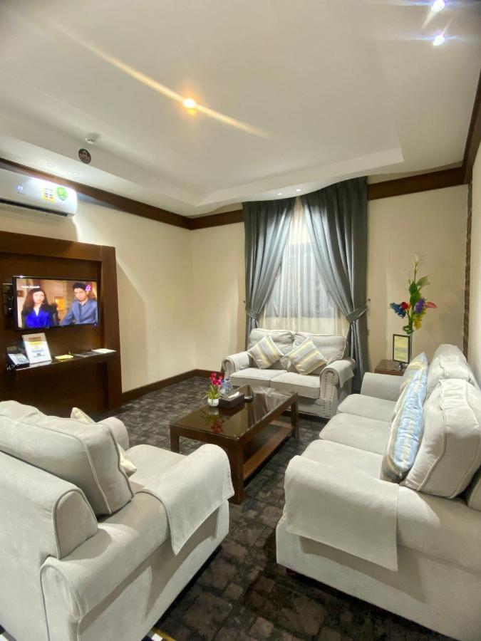 Aral Hotel Apartments Табук Экстерьер фото