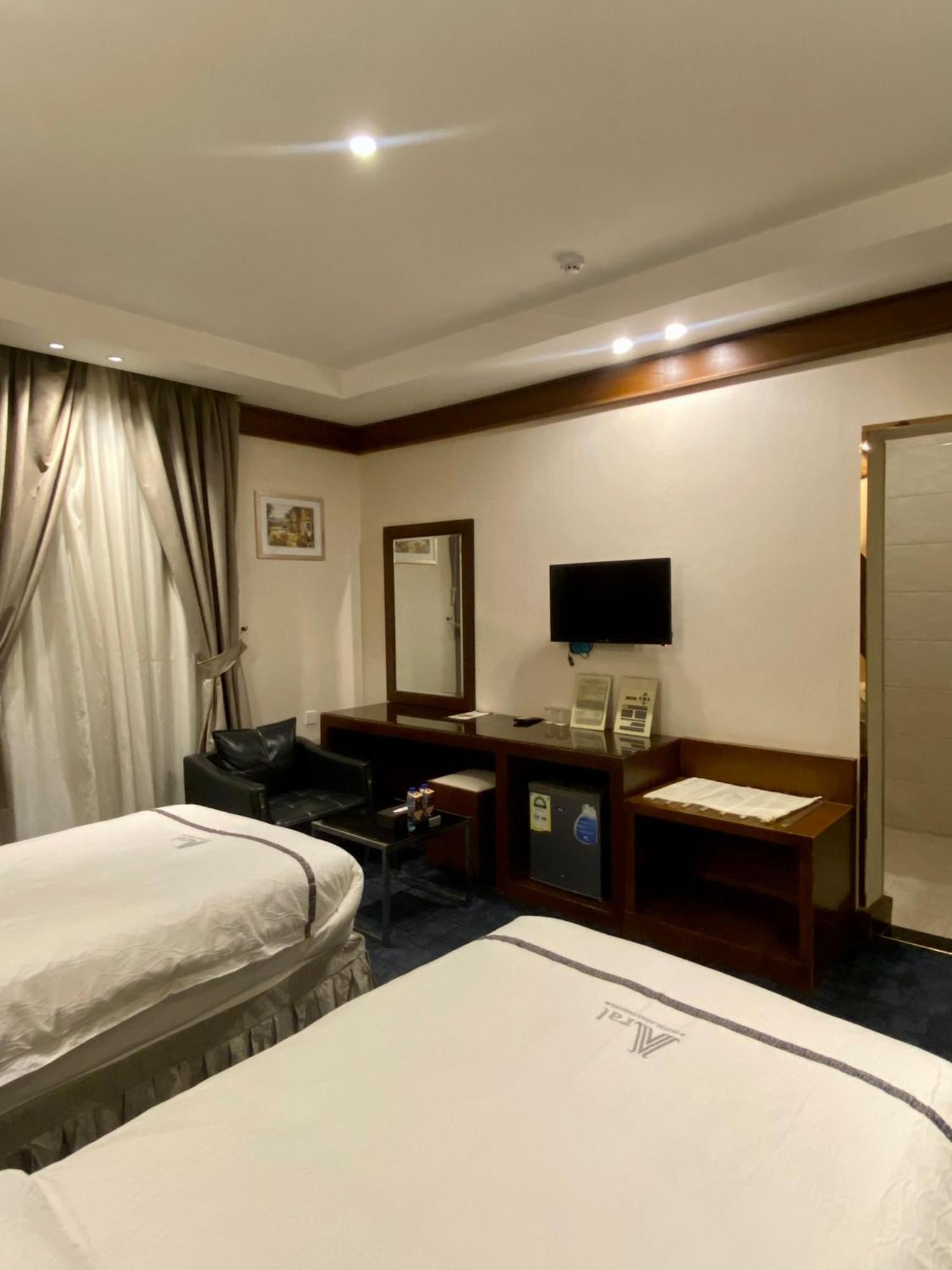 Aral Hotel Apartments Табук Экстерьер фото