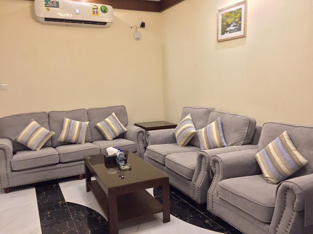 Aral Hotel Apartments Табук Экстерьер фото
