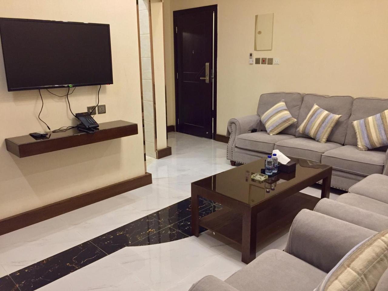 Aral Hotel Apartments Табук Экстерьер фото